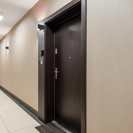 Urban Living By Bookinghost *